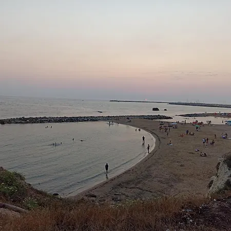 Miramare بيت ضيافة
